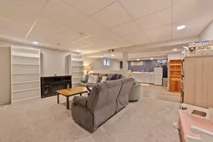 611 S Orchid Path, McHenry, IL 60050 - Photo 11