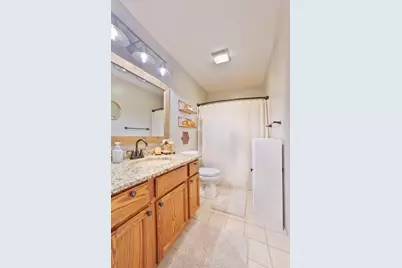 611 S Orchid Path, McHenry, IL 60050 - Photo 7