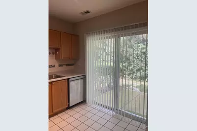 1404 W Split Oak Circle, Round Lake Beach, IL 60073 - Photo 11