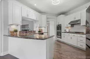 2775 Ginger Woods Dr, Aurora, IL 60502 - Photo 17