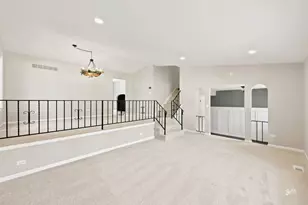 1061 N Smith St, Palatine, IL 60067 - Photo 5