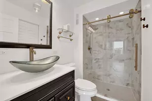 3930 N Pine Grove Ave, Chicago, IL 60613 - Photo 27