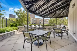 3930 N Pine Grove Ave, Chicago, IL 60613 - Photo 31