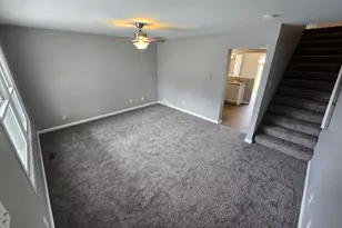 1463 Moluf St, Dekalb, IL 60115 - Photo 3