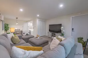 6612 W 64th Pl, Chicago, IL 60638 - Photo 5