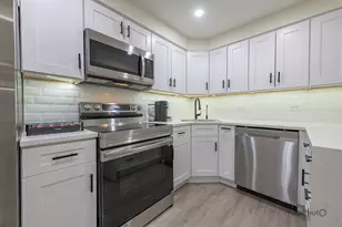 6612 W 64th Pl, Chicago, IL 60638 - Photo 11