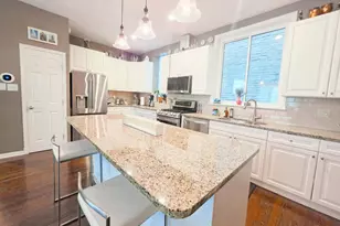 4240 N Kenmore Ave, Chicago, IL 60613 - Photo 3