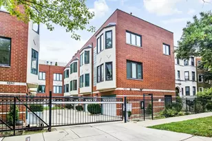 4240 N Kenmore Ave, Chicago, IL 60613 - Photo 1