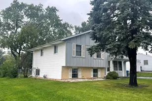 1578 Charles Dr, Glendale Heights, IL 60139 - Photo 3