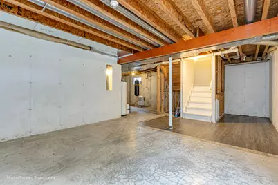1562 Moluf Street, Dekalb, IL 60115 - Photo 23
