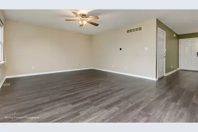 1562 Moluf Street, Dekalb, IL 60115 - Photo 7