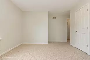 1562 Moluf St, Dekalb, IL 60115 - Photo 21