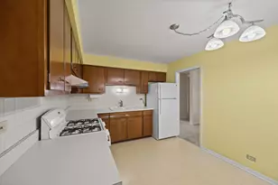 10710 W Cermak Rd, Westchester, IL 60154 - Photo 13