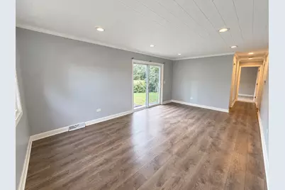 2039 Cherry Avenue, Hanover Park, IL 60133 - Photo 3