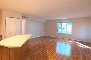 426 S 4th St, Saint Charles, IL 60174 - Photo 5