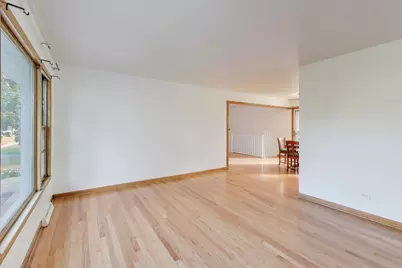901 S Can Dota Avenue, Mount Prospect, IL 60056 - Photo 5