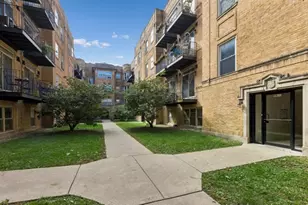1641 W Farwell Ave, Chicago, IL 60626 - Photo 1