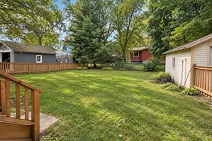 445 Pleasant St, Woodstock, IL 60098 - Photo 23