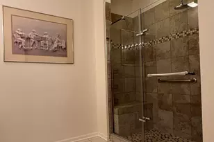 8300 Concord Dr, Morton Grove, IL 60053 - Photo 17