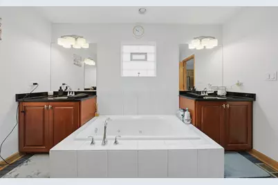 2646 S Hillock Avenue, Chicago, IL 60608 - Photo 23