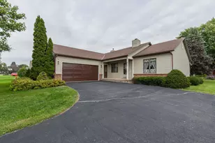 805 S Park Ave, Mendota, IL 61342 - Photo 1