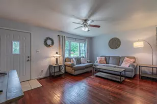 1412 Meriden St, Mendota, IL 61342 - Photo 5