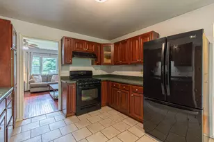 1412 Meriden St, Mendota, IL 61342 - Photo 7