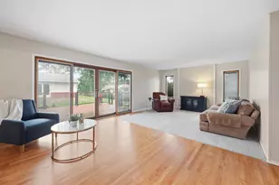 267 Holly Ln, Elk Grove Village, IL 60007 - Photo 13