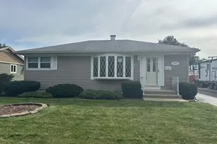 2402 Rohlwing Rd, Rolling Meadows, IL 60008 - Photo 1
