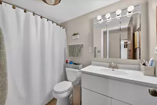 460 Raintree Ct, Glen Ellyn, IL 60137 - Photo 15