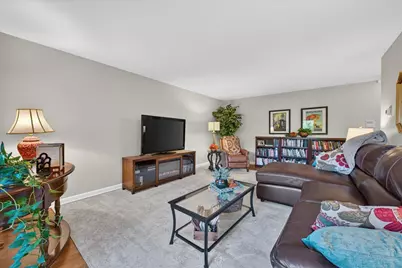 460 Raintree Court #1H, Glen Ellyn, IL 60137 - Photo 5