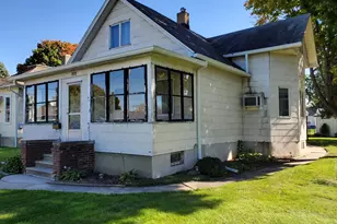 241 E 1st St, Oglesby, IL 61348 - Photo 13