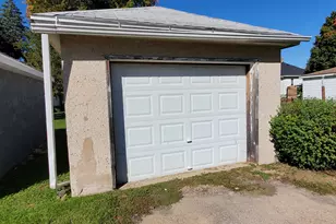 241 E 1st St, Oglesby, IL 61348 - Photo 15