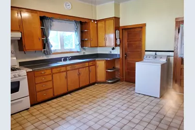 241 E 1st Street, Oglesby, IL 61348 - Photo 7