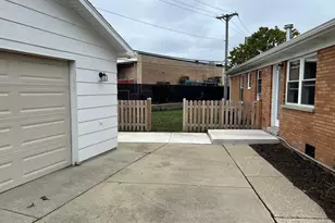 8331 W Gunnison St, Norridge, IL 60706 - Photo 15