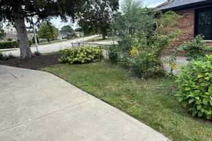 8331 W Gunnison St, Norridge, IL 60706 - Photo 17