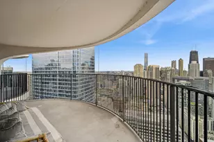 300 N State St, Chicago, IL 60654 - Photo 17
