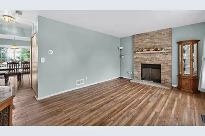 141 W Prairiefield Avenue, Cortland, IL 60112 - Photo 3