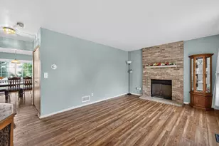 141 W Prairiefield Ave, Cortland, IL 60112 - Photo 3