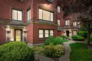 918 W Sunnyside Ave, Chicago, IL 60640 - Photo 1