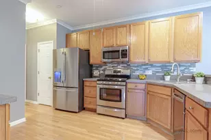 1880 Maureen Dr, Hoffman Estates, IL 60192 - Photo 11