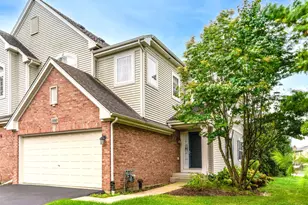 1880 Maureen Dr, Hoffman Estates, IL 60192 - Photo 1