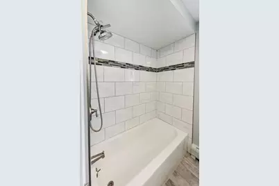 16W674 56th Place #2, Clarendon Hills, IL 60514 - Photo 9