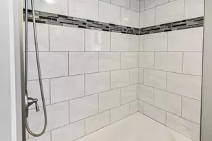 16W674 56th Pl, Clarendon Hills, IL 60514 - Photo 9