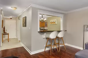 445 N Park Blvd, Glen Ellyn, IL 60137 - Photo 7