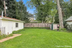 637 N Greenview Ave, Mundelein, IL 60060 - Photo 25