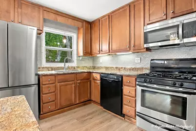 637 N Greenview Avenue, Mundelein, IL 60060 - Photo 9