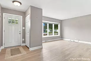 637 N Greenview Ave, Mundelein, IL 60060 - Photo 3