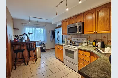 9709 Bianco Terrace #E, Des Plaines, IL 60016 - Photo 7