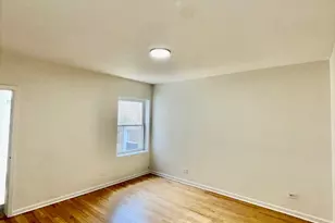 7833 S Colfax Ave, Chicago, IL 60649 - Photo 5
